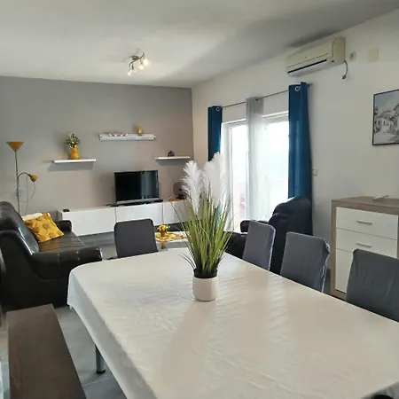 L&m Δωμάτια σε οικογενειακή κατοικία Smokvica (Korcula)